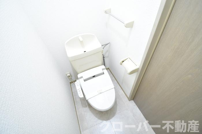 セジュール サライ B棟のトイレ|温水洗浄暖房便座