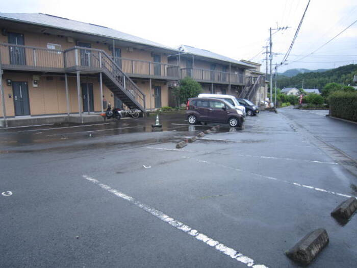 【駐車場】