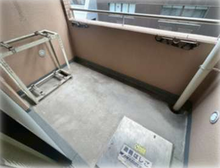 大阪市中央区内本町２丁目の事務所のバルコニー