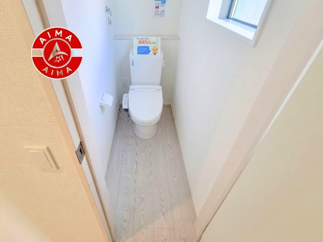 福岡市早良区田村5丁目第6-1棟（1号棟）の内観：施工例|温水洗浄便座を完備しております。2ヶ所にトイレがあるのは朝の慌ただしい時間も安心です。