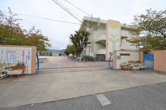 福岡市早良区田村5丁目第6-1棟（1号棟）の周辺|田村小学校