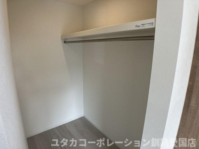 【収納】 | 美原3丁目38-1売家 | 収納力に自信あり！奥行きのあるWIC☆