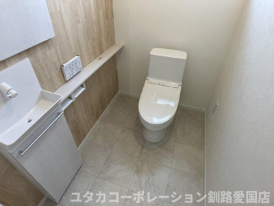【トイレ】 | 美原3丁目38-1売家 | 手洗いカウンター完備！ゆとりある広さと上質な内装☆