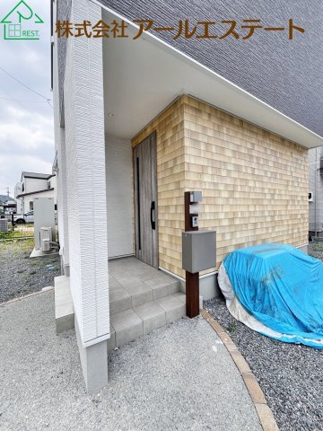 姫路市花田町加納原田　　中古戸建の玄関