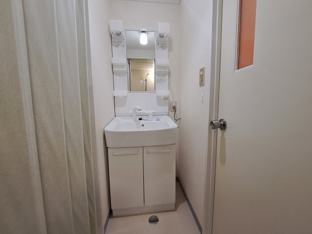 第二西田ビルの洗面所
