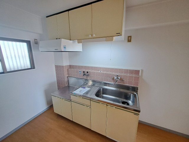 第二西田ビルのキッチン
