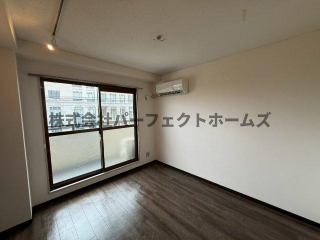 シャトーHAMADAの洋室|落ち着いた色調の洋室です