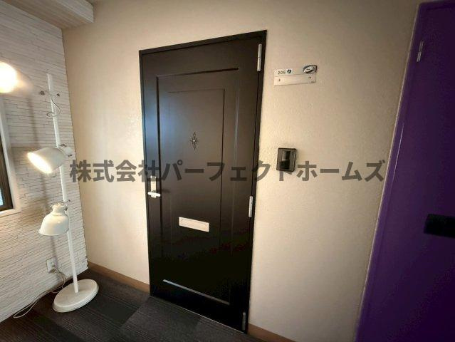 シャトーHAMADAのエントランス|落ち着いたエントランスです