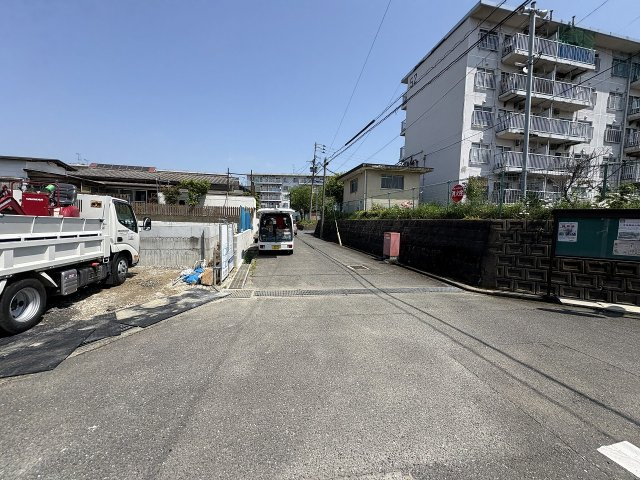 【その他】 | 糟屋郡須恵町上須恵28期　1号棟（全2棟）【仲介手数料無料・0円】 | 現地写真。前面道路です。