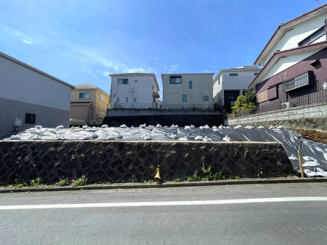 土地が広いとやれるコトはそれだけ増える！夢も現実もこの地で掴め！！！な、『旭区上白根１丁目』更地の売地の外観|現地写真です