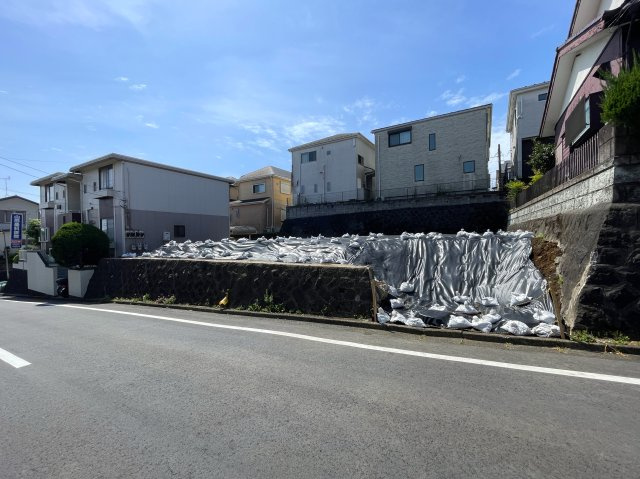 土地が広いとやれるコトはそれだけ増える！夢も現実もこの地で掴め！！！な、『旭区上白根１丁目』更地の売地の前面道路含む現地写真|現地写真です