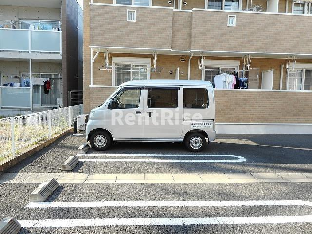 モダンブレスＡの駐車場|駐車場