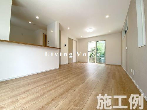 【居間・リビング】 | 【仲介手数料０円】藤沢市高倉8期　新築一戸建て　8号棟　全8棟 | 藤沢市高倉　新築一戸建て　全8棟