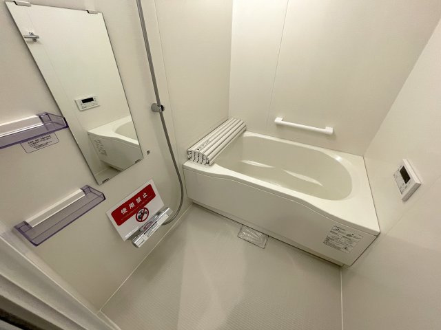 W.I.Cは２か所！狭くない３ＬＤＫでユトリの新生活をココで！横浜では必須？なバイク置場は無償！しかも、鍵付きで盗難防止対策もされている『コスモ横浜鶴ヶ峰』リノベーションの浴室|日々の疲れを癒すお風呂付です