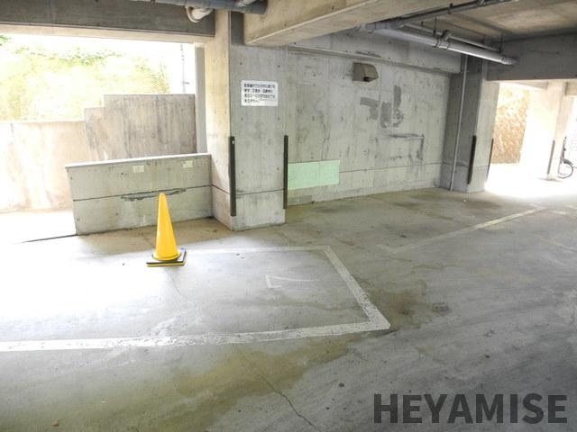 パークヒルズ立山の駐車場