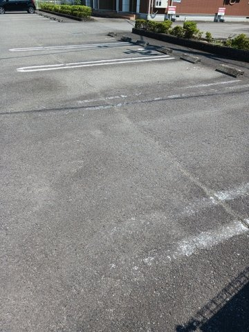 デュエル　ミサキⅢ　Ａの駐車場|駐車場があるので、車を買う予定の方も安心です