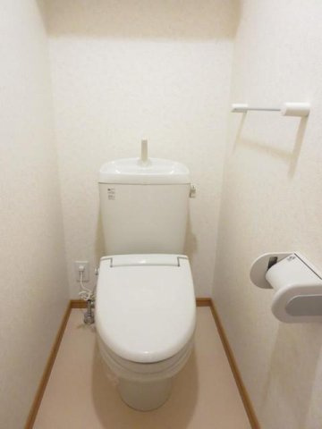 ベルコリーヌのトイレ|落ち着いた色調のトイレです
