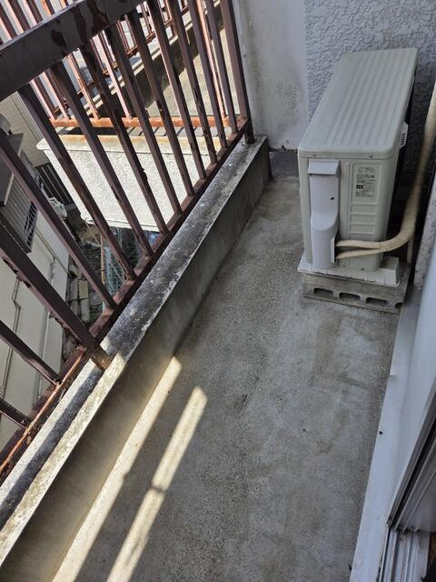 松川建設ビルのバルコニー