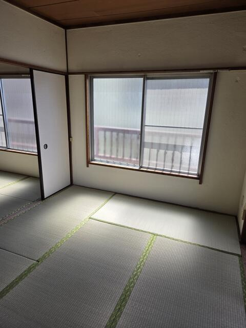 松川建設ビルの和室|和室２部屋共窓あります