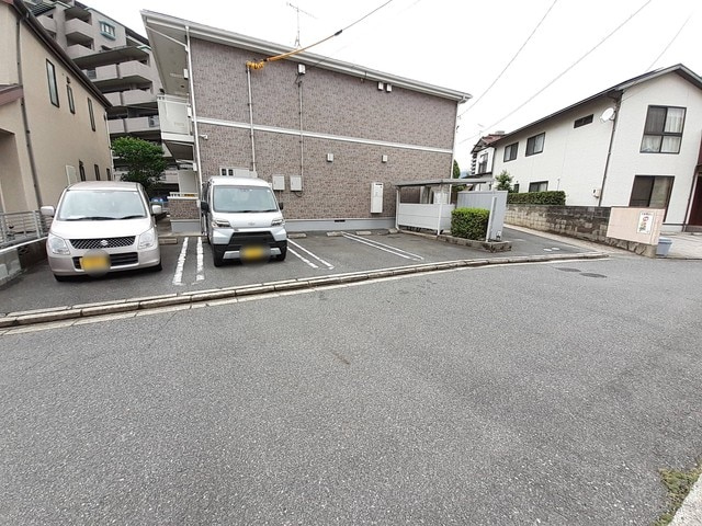 エクセレントSの駐車場