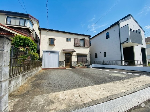 ゆとりの4LDK・2世帯仕様。小学校やスーパーも近く子育て世帯に最適。リフォーム相談も承ります！