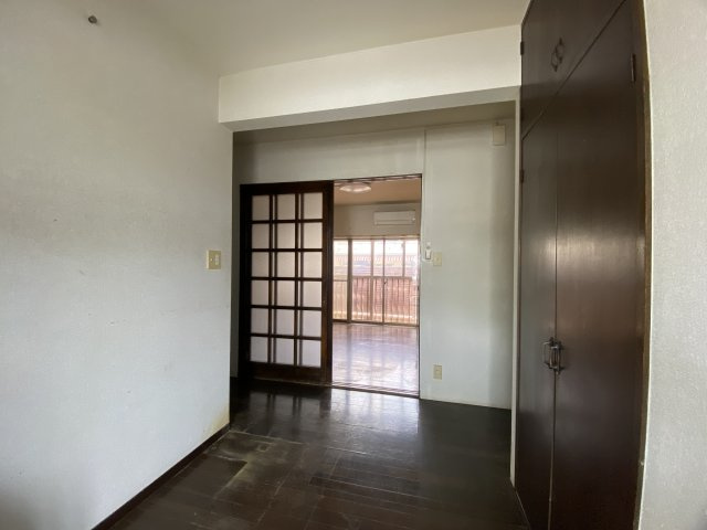 ゆとりの4LDK・2世帯仕様。小学校やスーパーも近く子育て世帯に最適。リフォーム相談も承ります！の洋室
