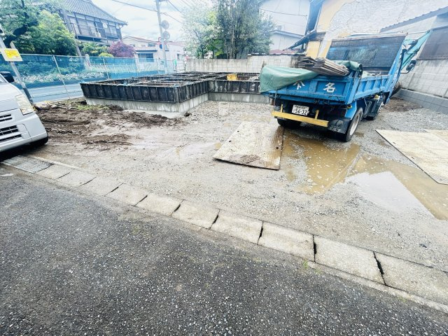 新築　高崎市中豊岡町　Heartful　Town　A号棟の駐車場|現地写真　駐車スペースは並列2台分可能です！
