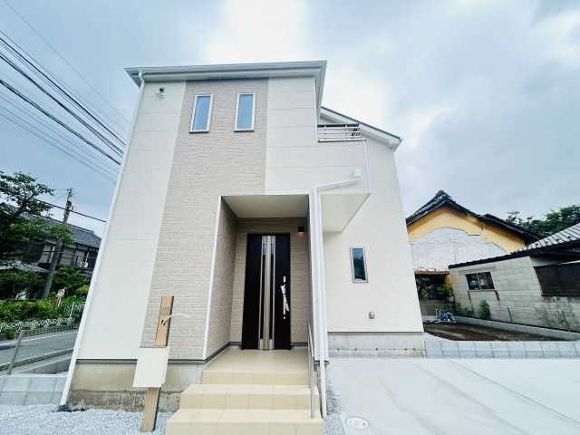 新築　高崎市中豊岡町　Heartful　Town　A号棟の玄関|　ポストと一体型のTVモニターホンでセキュリティ安心！
