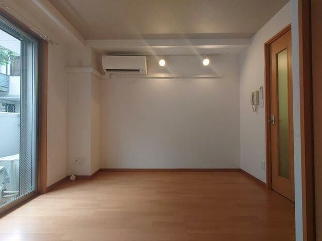 リバーサイドレジデンス中井の寝室|お掃除がしやすいフローリングのお部屋☆（同一仕様写真）