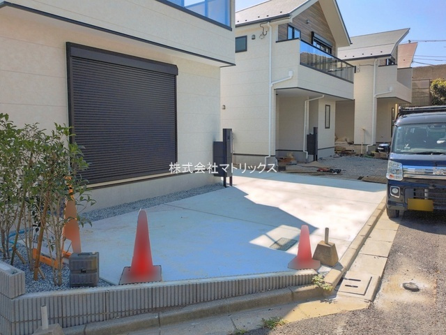 板橋区成増4丁目　土地33坪超　ZEH水準住宅　全3棟の駐車場|1号棟