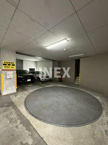 横浜市南区西中町１丁目の賃貸マンションの駐車場