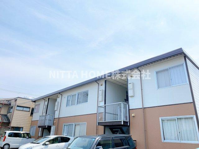 福知山市前田新町のアパートの外観|リノベ済み◎駐車場２台停めることができます☆彡