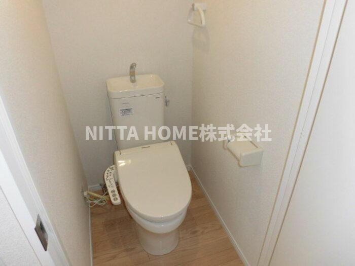 福知山市前田新町のアパートのトイレ|温水洗浄付きのトイレです＊