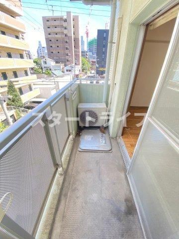 大阪市淀川区十三東３丁目の賃貸マンションのバルコニー