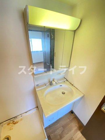 大阪市淀川区十三東３丁目の賃貸マンションの洗面所