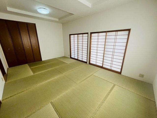 筑西市みどり町 リフォーム物件　の和室|〇和室〇
12帖の広々和室。畳表替、障子・襖張替済みです♪
2026年4月撮影