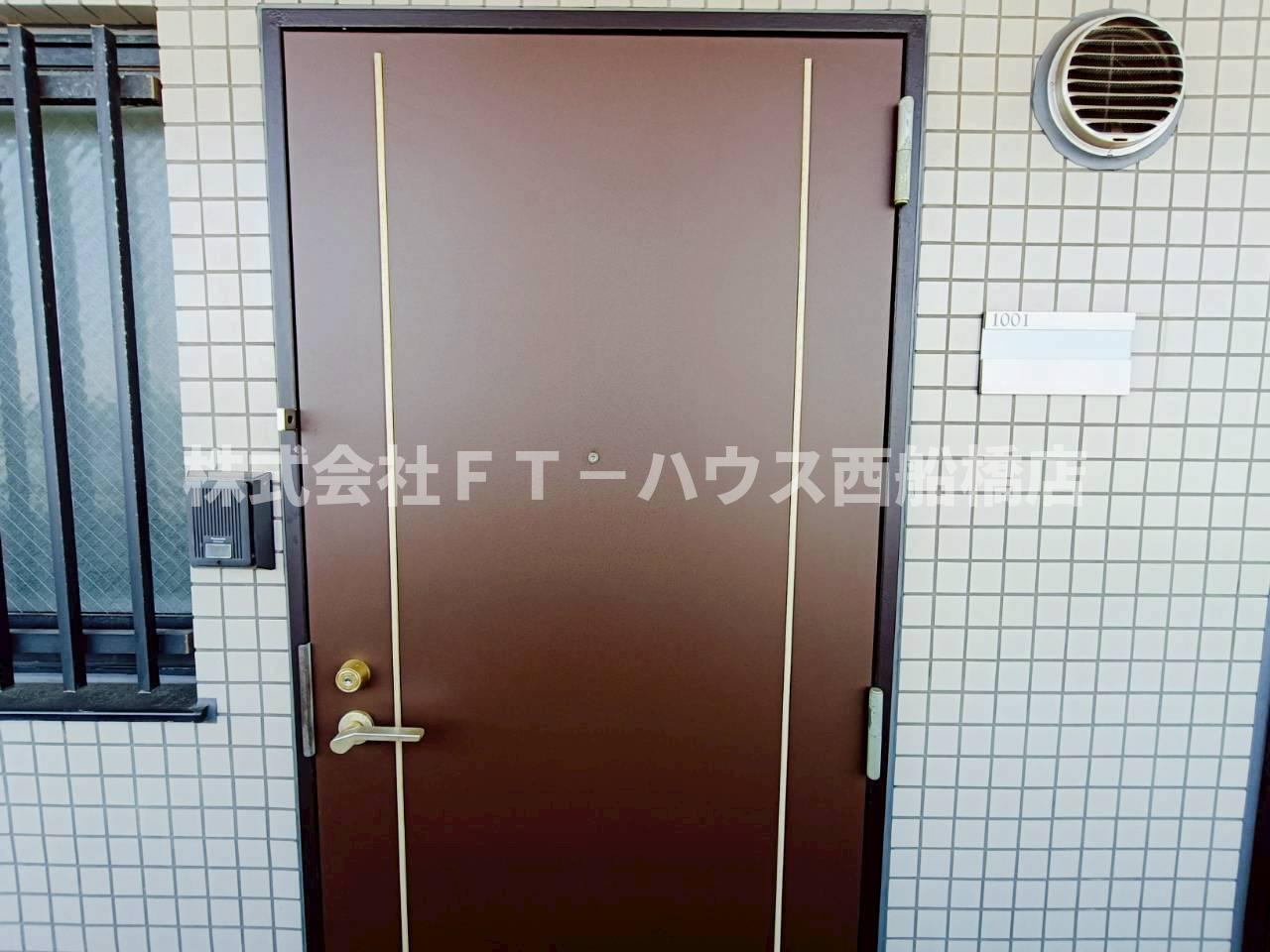 西船橋スクエアガーデンの玄関