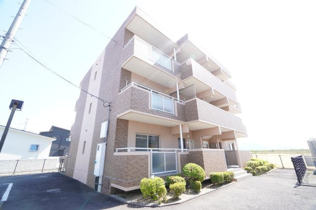 ラヴァーズガーデンⅡの外観