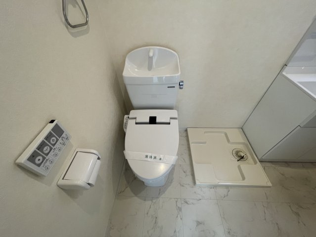 サンクラッソ神戸山手のトイレ|同物件別部屋写真