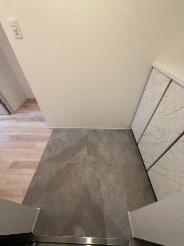 S-RESIDENCE高岳bresa(ブレサ)の玄関