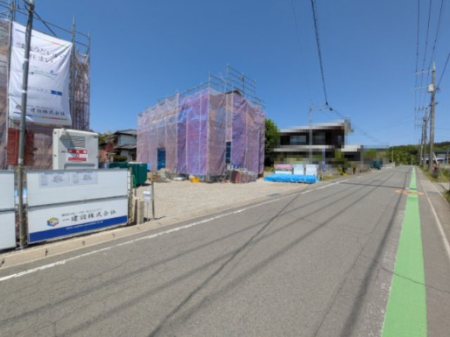 リーブルガーデン箕郷町西明屋の前面道路含む現地写真