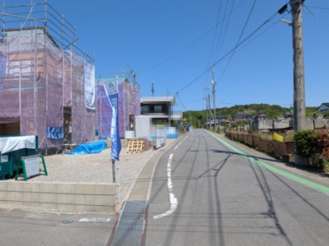 リーブルガーデン箕郷町西明屋の前面道路含む現地写真