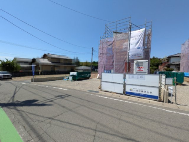 リーブルガーデン箕郷町西明屋の前面道路含む現地写真