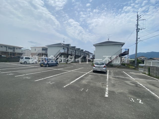 エクセレントハイム楽市Ａの駐車場