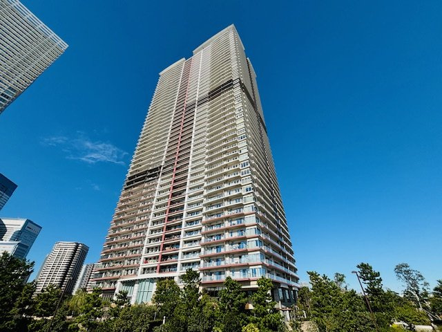【物件概要】
●築年月：2019年2月竣工（平成31年）
●構造：鉄筋コンクリート造地下1階付48階建
●総戸数：1076戸
●施工：大林組
●オリエンタルランド監修のタワーマンション