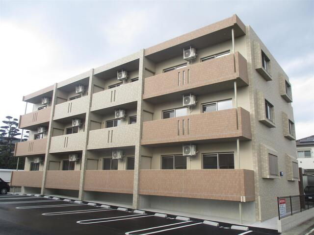 セレーナの外観