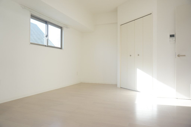 アルヴィータ新屋敷の居間・リビング