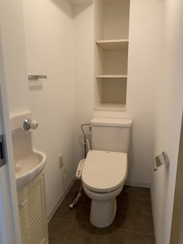 ＫＤＸレジデンス日吉のトイレ|※同タイプ別部屋の参考写真になります