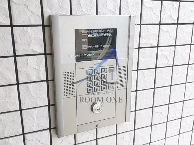 レ・クロシェット  のセキュリティ|オートロックです。