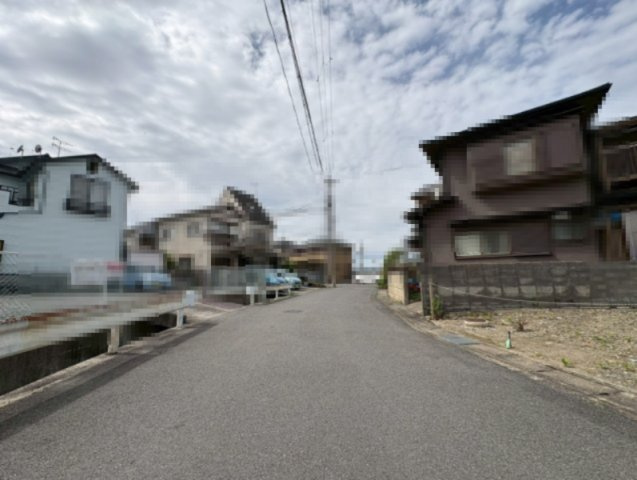 亀岡市篠町柏原の前面道路含む現地写真|第一種住居地域に該当し、住居に適した地域です！